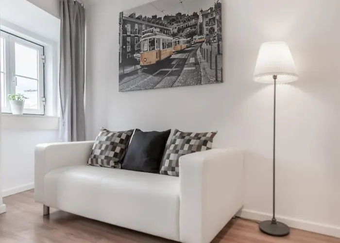 Inloveapartments - Under A Fig Tree